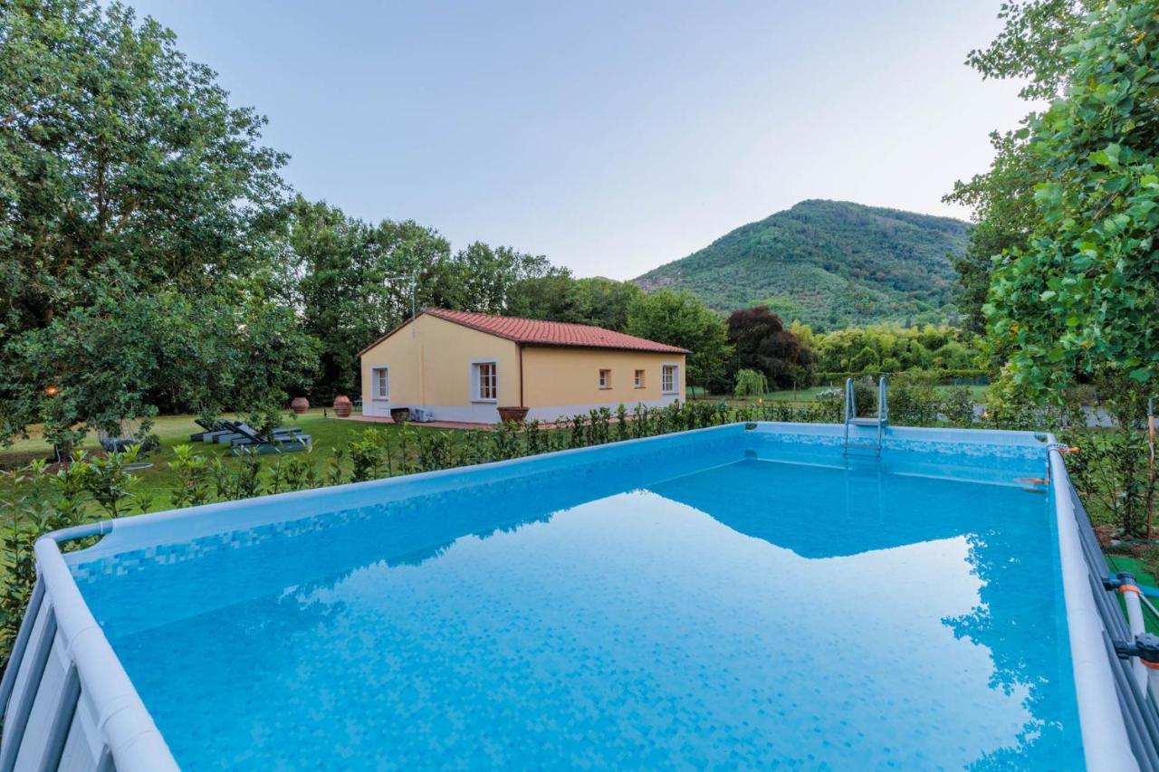 לוקה Villa Bassotta, A Charming Cottage מראה חיצוני תמונה