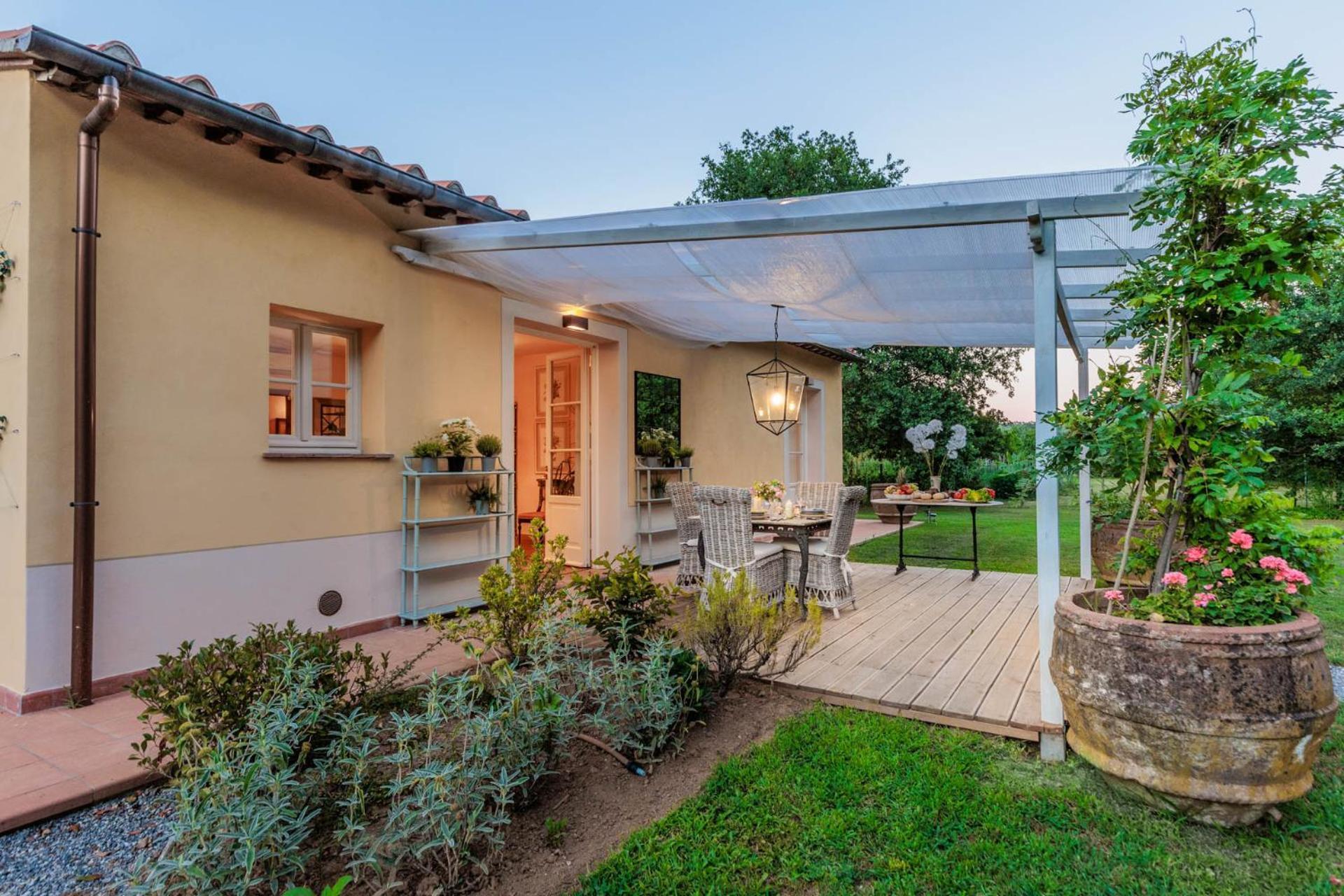 לוקה Villa Bassotta, A Charming Cottage מראה חיצוני תמונה