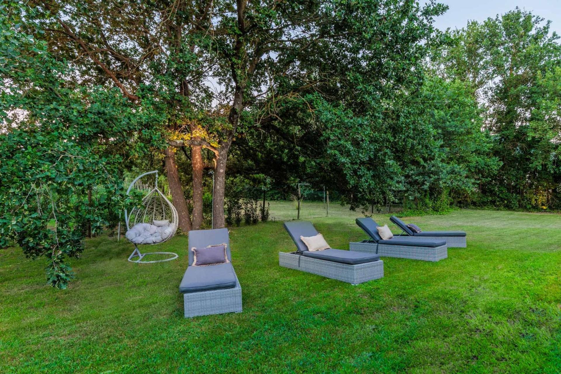 לוקה Villa Bassotta, A Charming Cottage מראה חיצוני תמונה